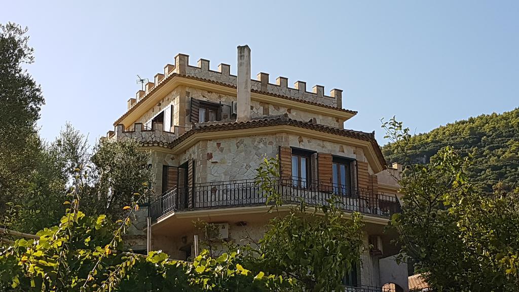 Appartamento Castello Tower Keri Esterno foto