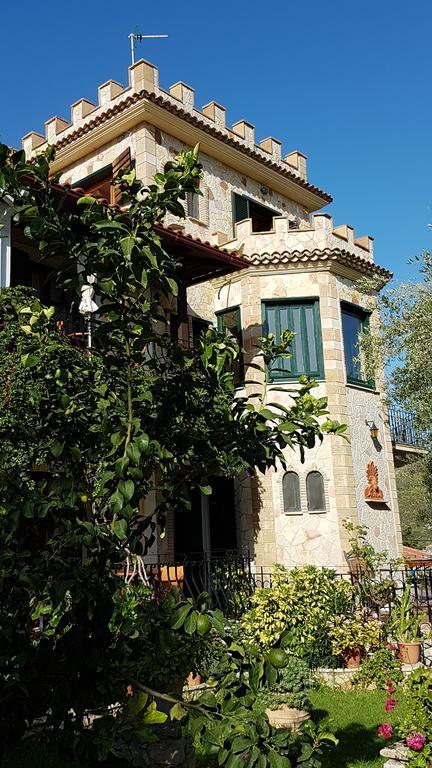 Appartamento Castello Tower Keri Esterno foto